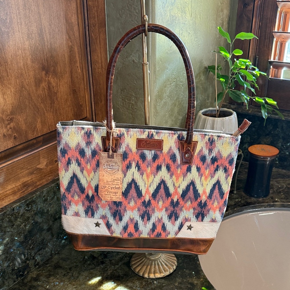 Chic Ikat Pattern Tote Bag